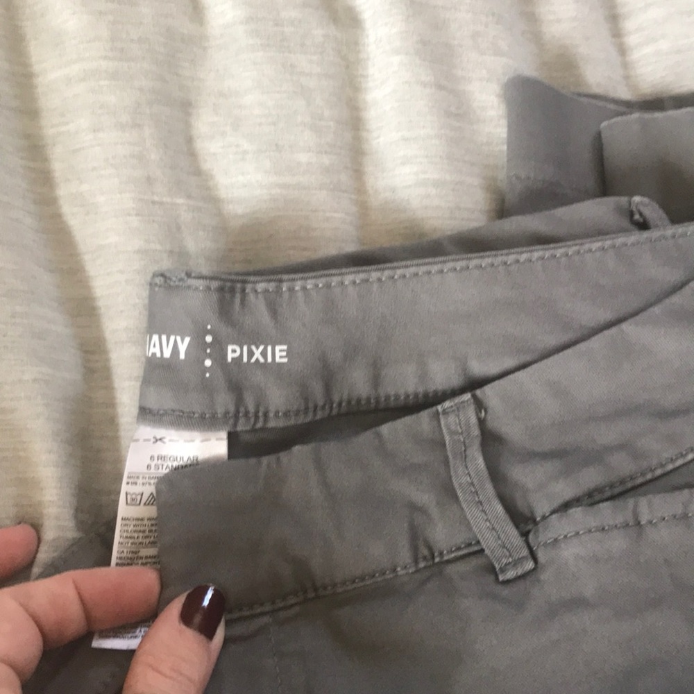 Old Navy size 6 pixie pants
